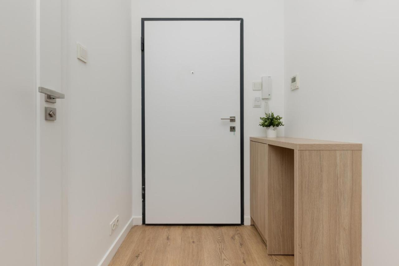 Wola Pet-Friendly Apartments With Ac Slawinska By Noclegi Renters Warszawa Exteriör bild