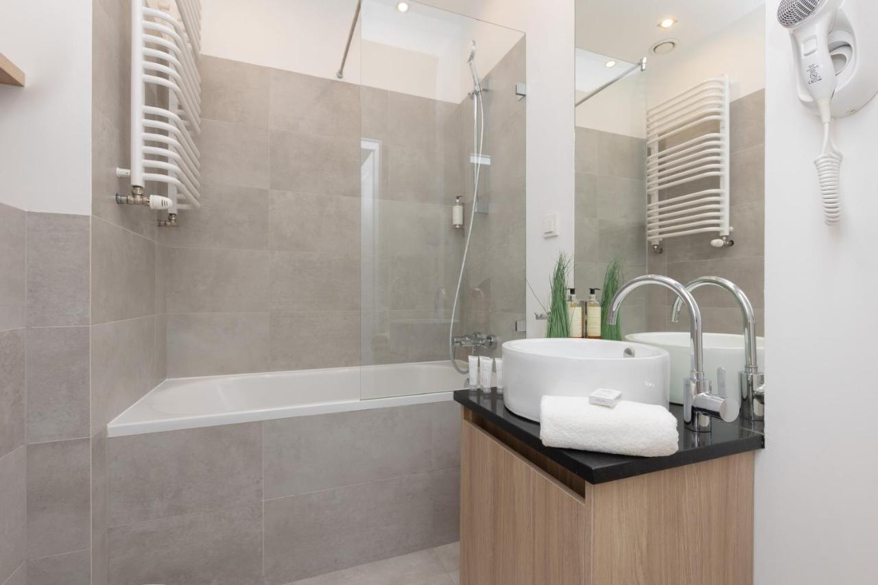 Wola Pet-Friendly Apartments With Ac Slawinska By Noclegi Renters Warszawa Exteriör bild