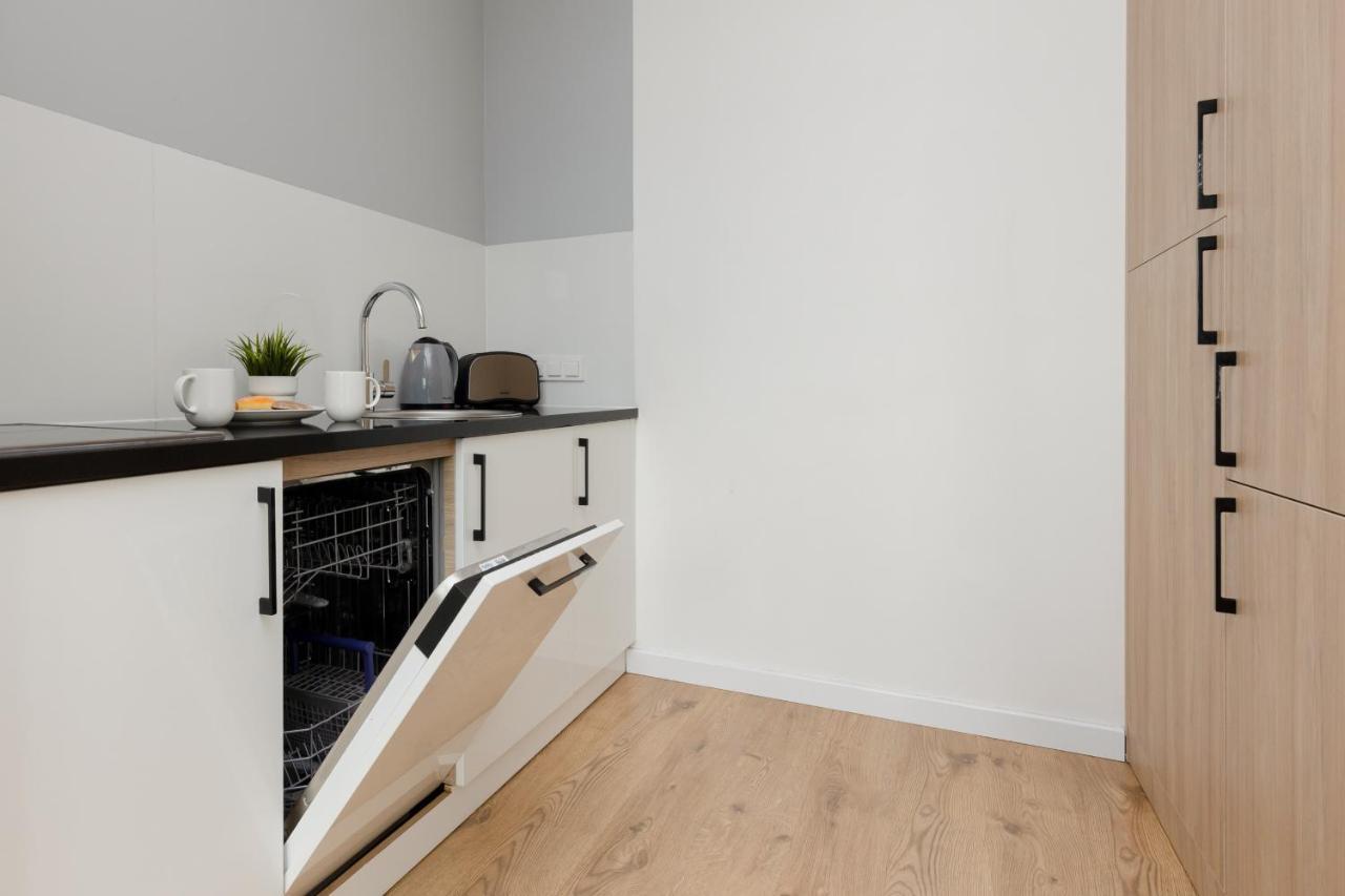 Wola Pet-Friendly Apartments With Ac Slawinska By Noclegi Renters Warszawa Exteriör bild
