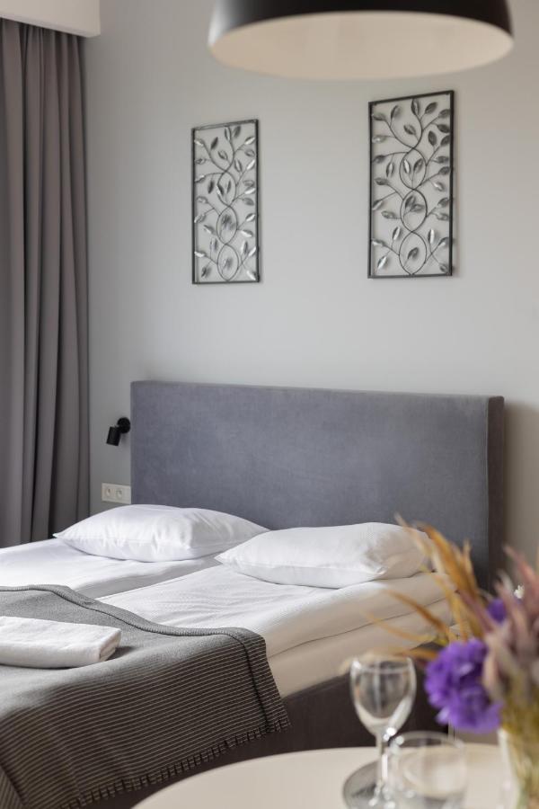 Wola Pet-Friendly Apartments With Ac Slawinska By Noclegi Renters Warszawa Exteriör bild