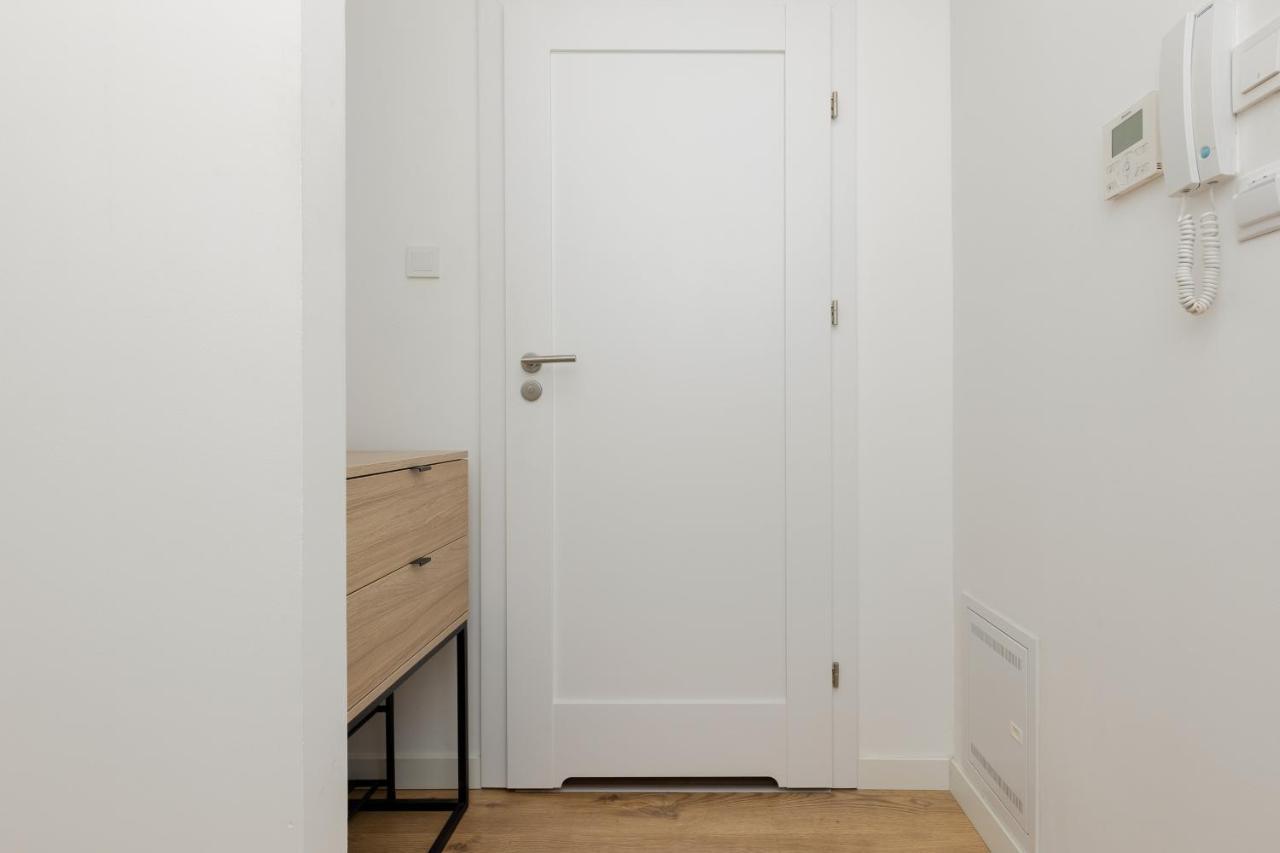 Wola Pet-Friendly Apartments With Ac Slawinska By Noclegi Renters Warszawa Exteriör bild