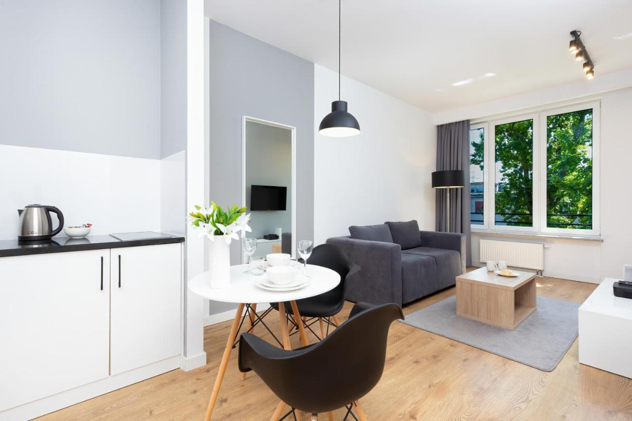 Wola Pet-Friendly Apartments With Ac Slawinska By Noclegi Renters Warszawa Exteriör bild