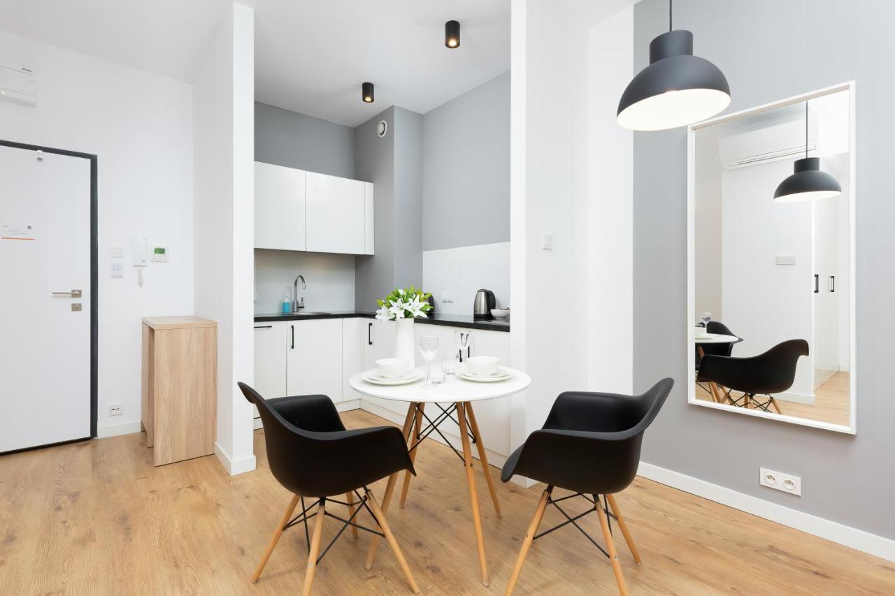 Wola Pet-Friendly Apartments With Ac Slawinska By Noclegi Renters Warszawa Exteriör bild